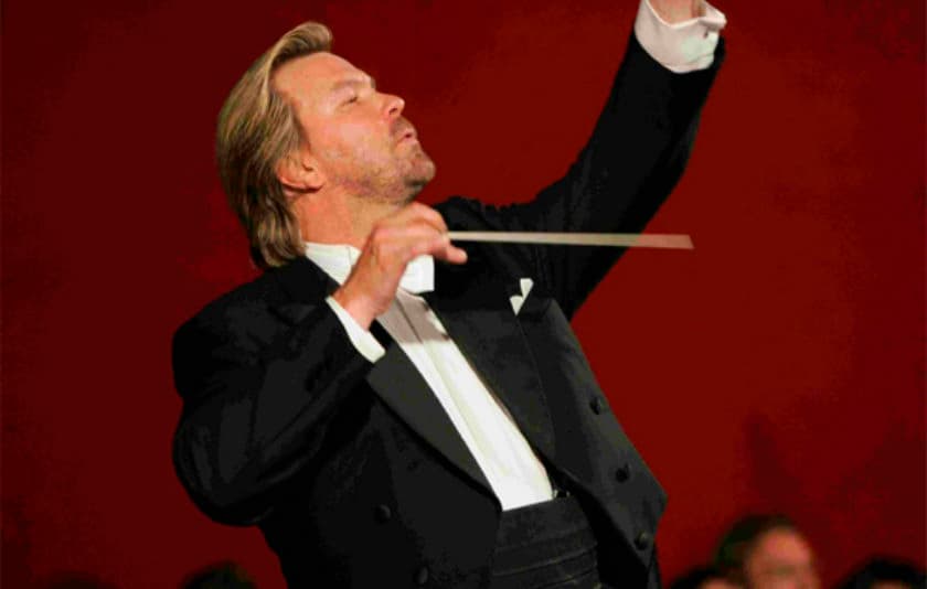 Ari Rasilainen conducting